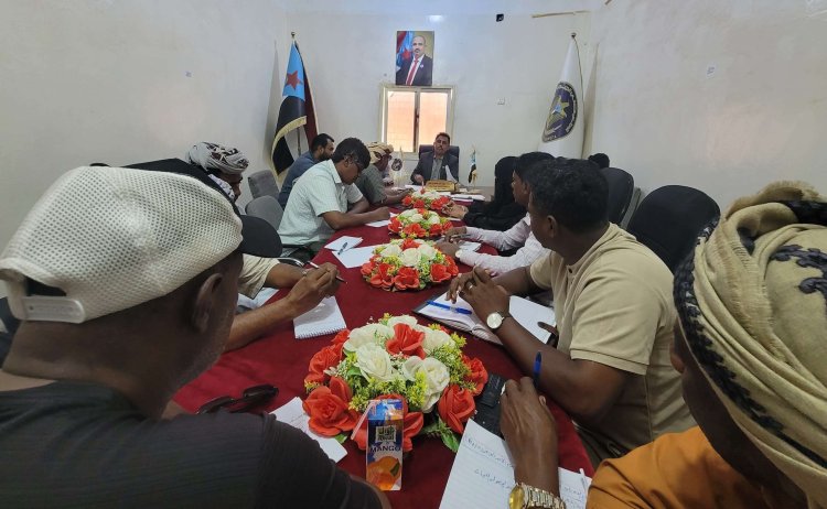 انتقالي سقطرى يستعرض تحضيرات إطلاق المخيم الصيفي لشباب الجنوب بالمحافظة