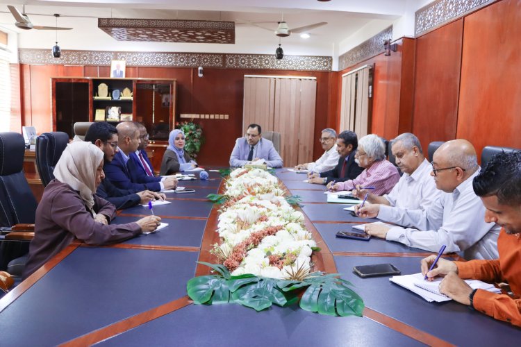 الوزير السقطري يناقش مع وفداً من البنك الدولي المشاريع الجديدة في القطاع الزراعي