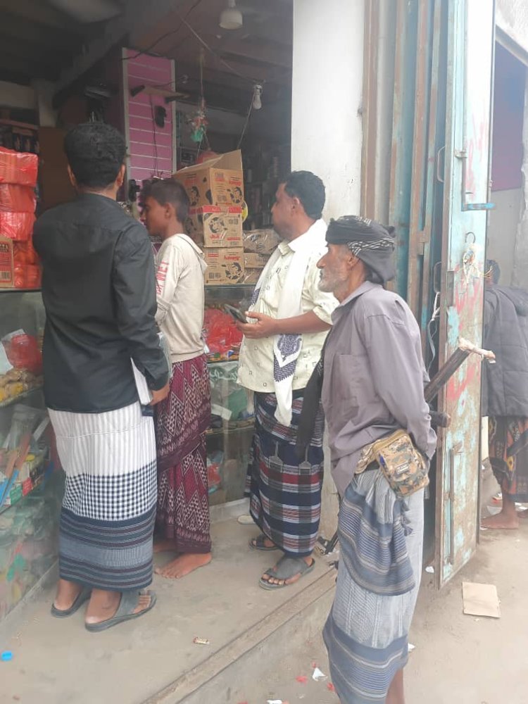 انتقالي المضاربة ورأس العارة ينفذ نزولاً ميدانياً لمراقبة الأسعار في أسواق المديرية