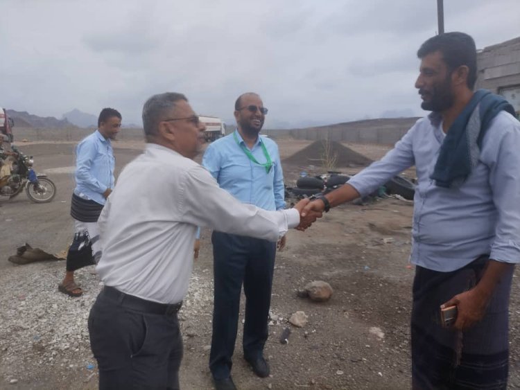 مدير عام الملاح بمحافظة لحج يطلع على خطط عمل وفد منظمة ادرا بالمجال الصحي في المديرية