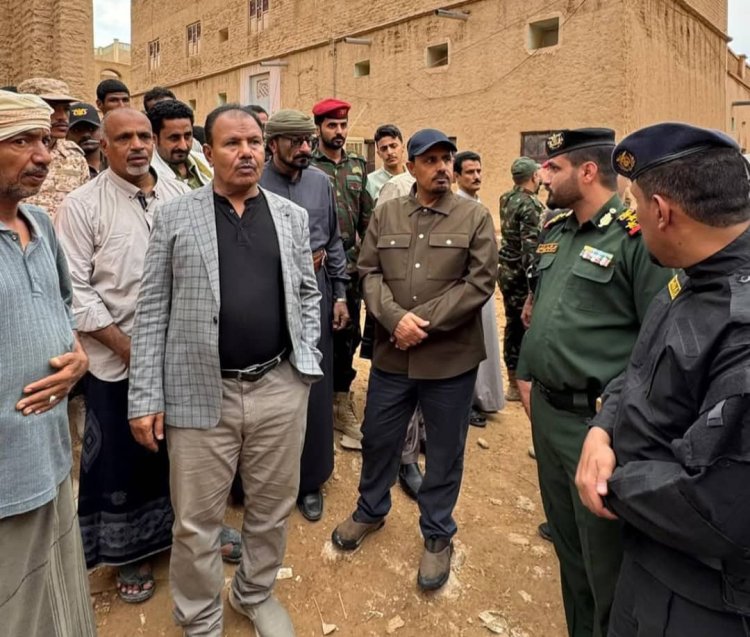 محافظ حضرموت يتفقد الأضرار الناتجة عن المنخفض الجوي بمديريات تريم وشبام ووادي العين وحورة ويدشن مشروع إغاثة عاجل للمتضررين