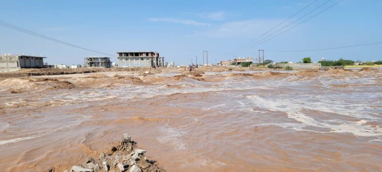 توقف تموين المياه من حقل بئر أحمد بعد تضرر الخط الرئيسي جراء السيول في عدن