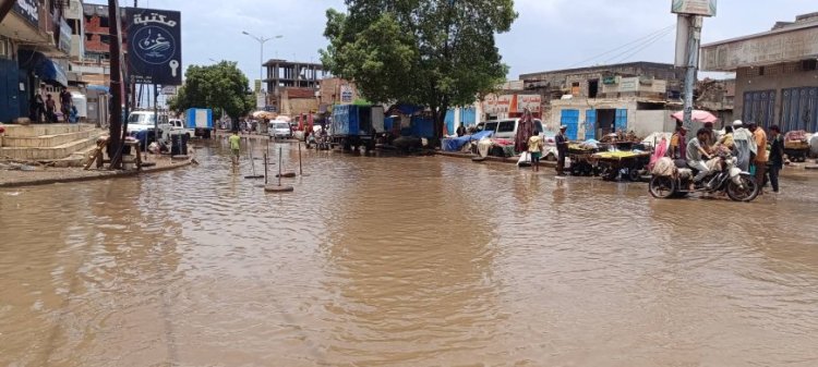 عاجل.. عشرات الأسر عالقة في منازلها بحي الصيادين بالحسوة – البريقة ومناشدات بإنقاذ