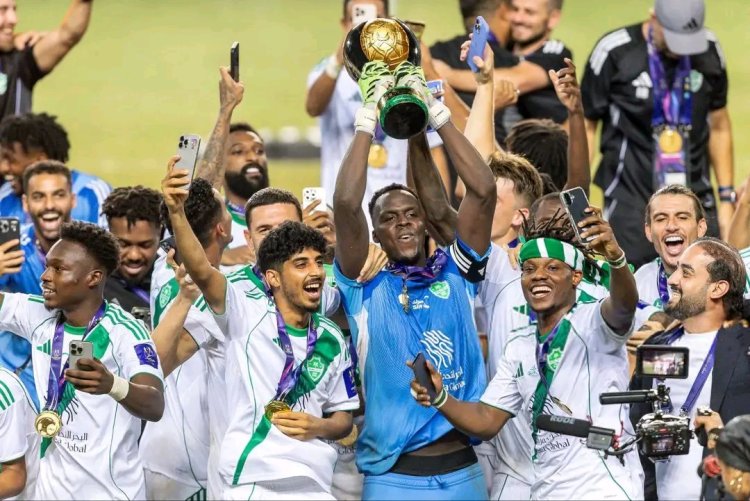 الأهلي السعودي يتوج بكأس السوبر للمرة الثانية بتاريخة على حساب النصر