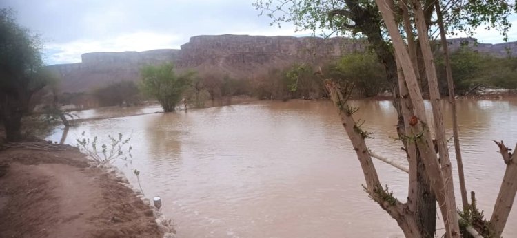 أمطار غزيرة مصحوبة بصواعق وسيول تجتاح مديرية رخية