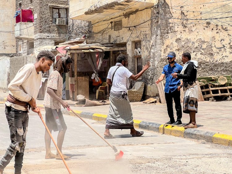 حملة نظافة شاملة في صيرة لإزالة مخلفات الأمطار واستعادة المظهر الحضاري