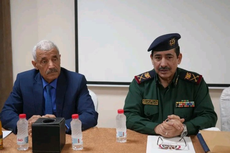 وزير الداخلية يبحث مع اللجنة العسكرية والأمنية تنفيذ الموجهات وتعزيز التنسيق المشترك بعدن