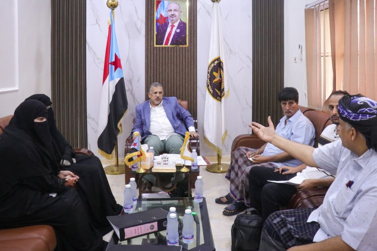 فريق التوجيه والرقابة الرئاسي يطلع على نشاط إدارات المرأة والشهداء والشؤون الاجتماعية بتنفيذية انتقالي المهرة