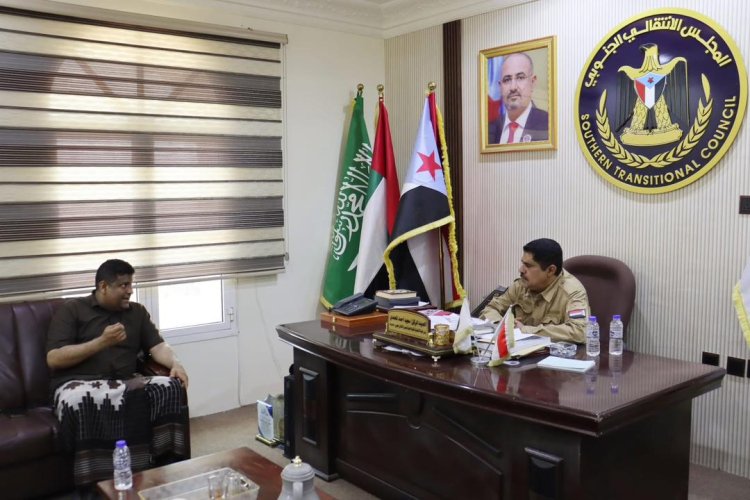 العميد المحمدي يلتقي مدير عام مكتب السياحة بساحل حضرموت