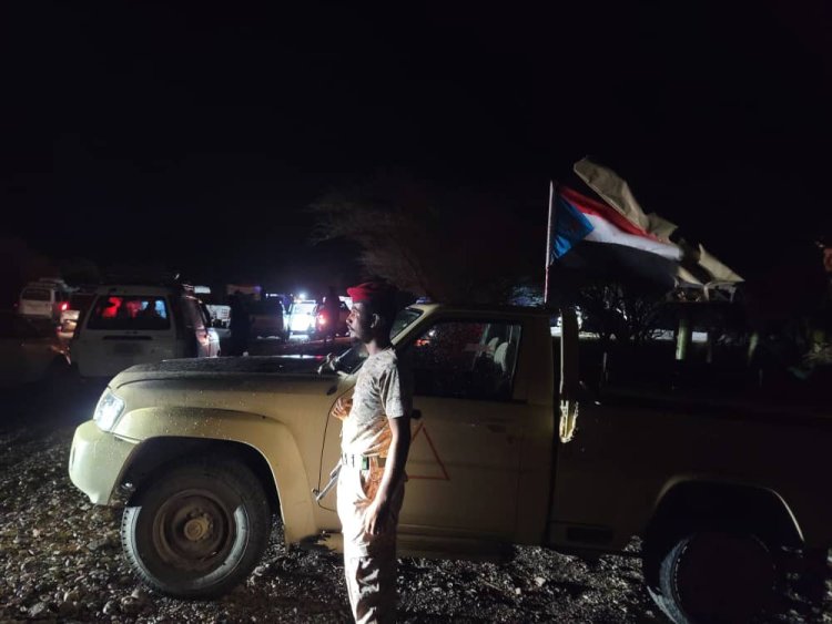 اللواء الثاني حزم يدفع بآليات إنقاذ لمساعدة المواطنين ومنع المغامرات الخطرة في سيلة بلة عقب تدفق السيول