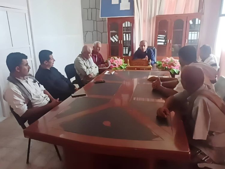 سلطة زنجبار تناقش مع نقابة نقل الركاب تنظيم الفرز وخفض أجور الركاب