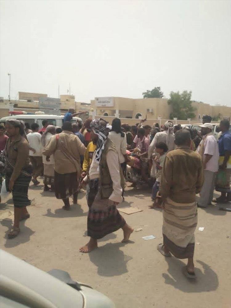 وفاة أب وثلاثة من أولاده في حادث مروري مؤسف على خط زنجبار – جعار