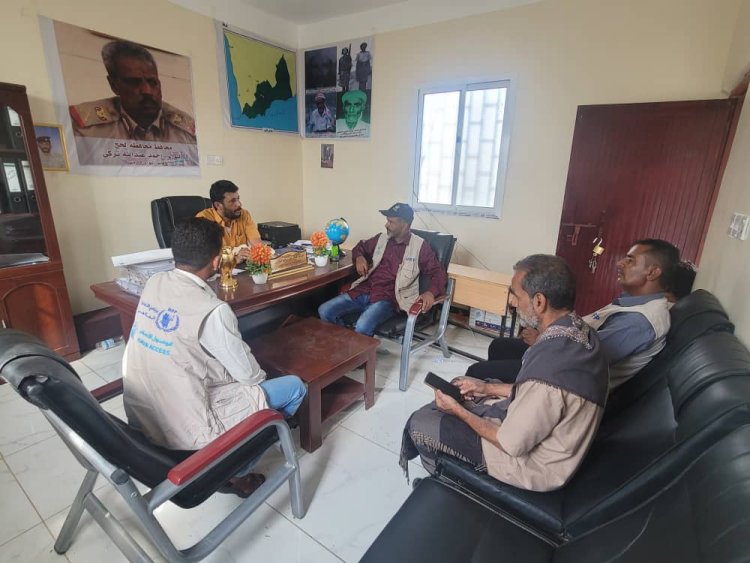 مدير عام الملاح يطّلع على برنامج عمل فريق المسح التابع لجمعية الوصول الإنساني بالمديرية