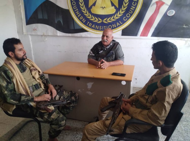 رئيس إنتقالي لودر يلتقي قائد كتيبة الطوارئ الحزام الامني بالمنطقة الوسطى