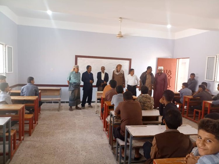 السلطة المحلية وإدارة التربية والتعليم بمديرية حبان يدشّنان العام الدراسي الجديد 2025-2026م