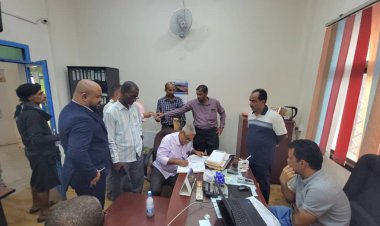 اللجنة القضائية تواصل حملات الرقابة لضبط الأسعار ورسوم المدارس بعدن