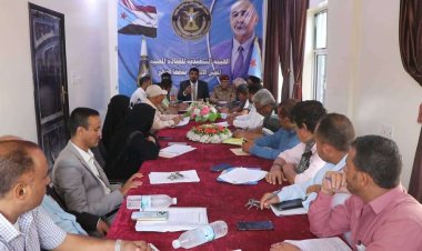 انتقالي الضالع يناقش الأداء المؤسسي وتعزيز الانضباط الإداري