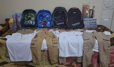 عطاء الخير يعيد (5) طلاب فقراء إلى مقاعد الدراسة في أبين