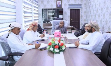 وكيل المحافظة لشؤون الساحل يثمن جهود اللجنة المجتمعية في الحفاظ على الثروة السمكية