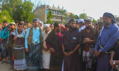 صلح وعفو اجتماعي كبير في أبين: أسرة المرحوم محمد علي سالم تعفو عن المواطن عبدالرحمن الشنيني بحضور قيادات رفيعة