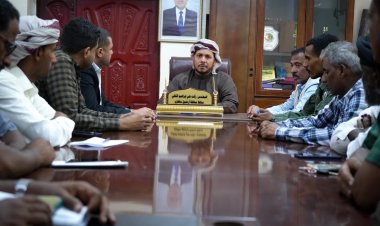 محافظ سقطرى يترأس اجتماع اللجنة الرئيسية للأسعار ويؤكد على تعزيز الرقابة في الأسواق