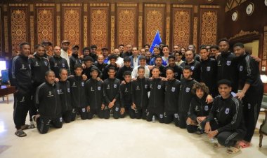 الوزير البكري يلتقي بعثة نادي التضامن حضرموت بمعسكره في السعودية