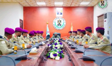 العميد الوالي يلتقي ضباط الحزام الأمني خريجي كلية زايد من الدفعة الثالثة