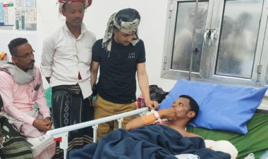 رئيس المجلس الشبابي ونادي شباب المسيمير يزور الجريح رضوان حمودة الحوشبي ويطمئن على القائد حمزة ناظم