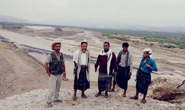 رئيس انتقالي أبين يتفقد سير العمل في مشروع سد حسان