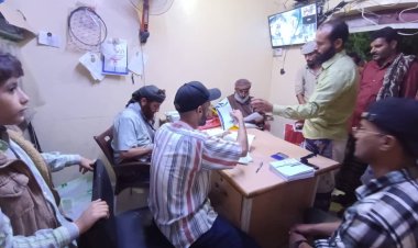 هيئة الخليج وعدن للتنمية تدشن صرف مساعدات نقدية لـ800 أسرة محتاجة بيافع