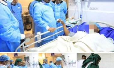 محافظ حضرموت يطمئن على حالة الناجين من أسرة آل باحنبص بحادث عقبة عبدالله غريب