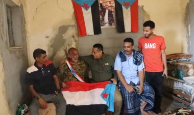 رئيس تنفيذية انتقالي لحج يطمئن على صحة الوعل في منزله بعد العملية الجراحية