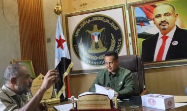 رئيس تنفيذية انتقالي لحج يبحث مع مدير إدارة الصحة والسلامة تعزيز بيئة عمل آمنة في المصانع والمنشآت بالمحافظة