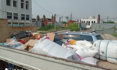 بإشراف مكتب الشؤون الاجتماعية بأبين.. منظمات المجتمع المدني تقدم مساعدات إنسانية لأسر ضحايا السيول بأحور