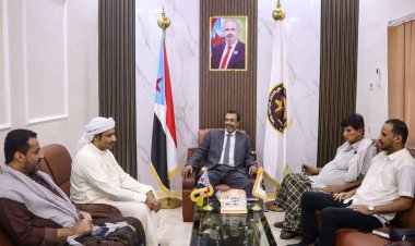 فريق التوجيه والرقابة الرئاسي يناقش مع الشيخ بريك صمودة أوضاع المناطق الشمالية الغربية بالمهرة