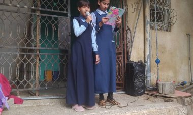 الصف السادس للبنات يقدمن الإذاعة المدرسية بمدارس الهدى النموذجية في زنجبار