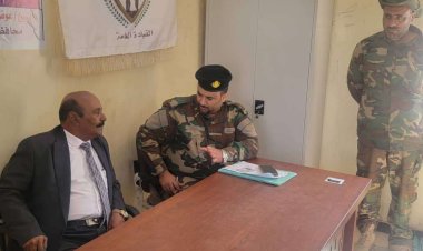 رئيس انتقالي شبوة يتفقد مقر لجنة استقبال المجندين الجدد لقوات دفاع شبوة