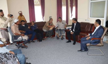 رئيس انتقالي أبين ومحافظ المحافظة يبحثان فرص الاستثمار في المحاجر بمديرية لودر