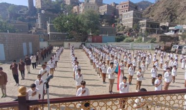 انتقالي رصد يجدد رفع أعلام الجنوب وأداء النشيد الوطني في مدارس المديرية