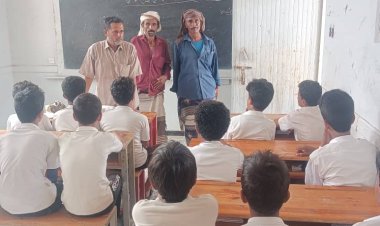 مدير تربية المحفد يتفقد سير العملية التعليمية في مدرستي الحكمة والشهيد شلال بالمديرية