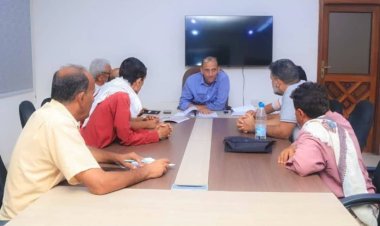 باخبيرة يناقش مع مواطني منطقة صلاح الدين احتياجات قطاعي المياه والصرف الصحي