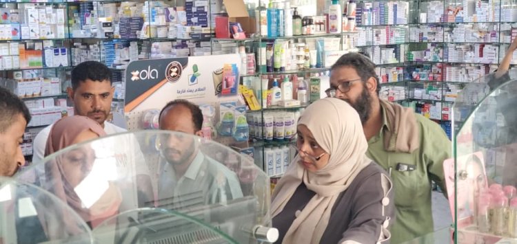 نيابة الصناعة بالعاصمة عدن تغلق 20 صيدلية ووكالة أدوية مخالفة في المنصورة وإنماء