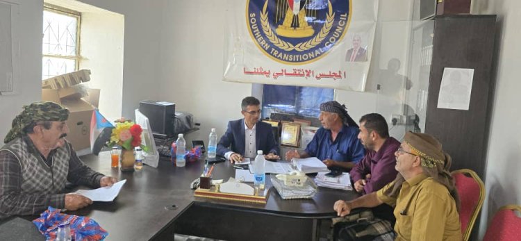 انتقالي لحج يطلع على الأوضاع العامة ومستوى الأداء التنفيذي الإداري والتنظيمي لتنفيذية الحد