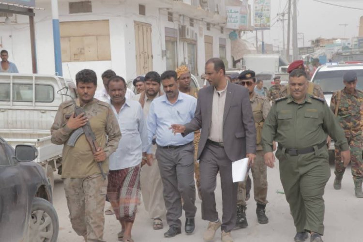 المهرة.. اللجنة الرقابية تحجز أكثر من 70 شخصاً وتغلق عشرات المحلات المخالفة