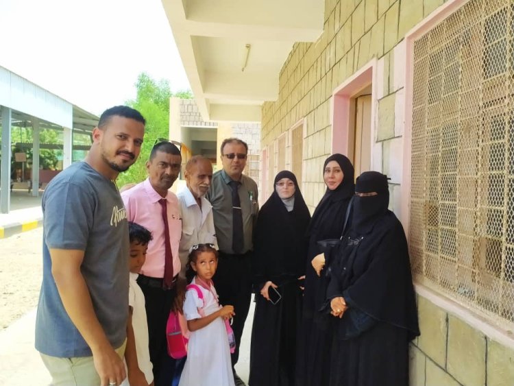 قيادات تعليمية بالانتقالي تتفقد تلاميذ الصم والبكم بمدرسة ردفان للتعليم الأساسي