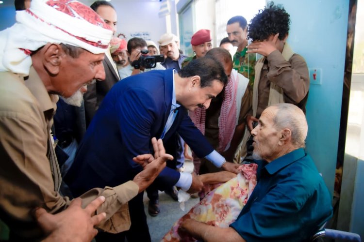 محافظ شبوة يتفقد الخدمات الطبية في مستشفى الشيخ محمد بن زايد التعليمي