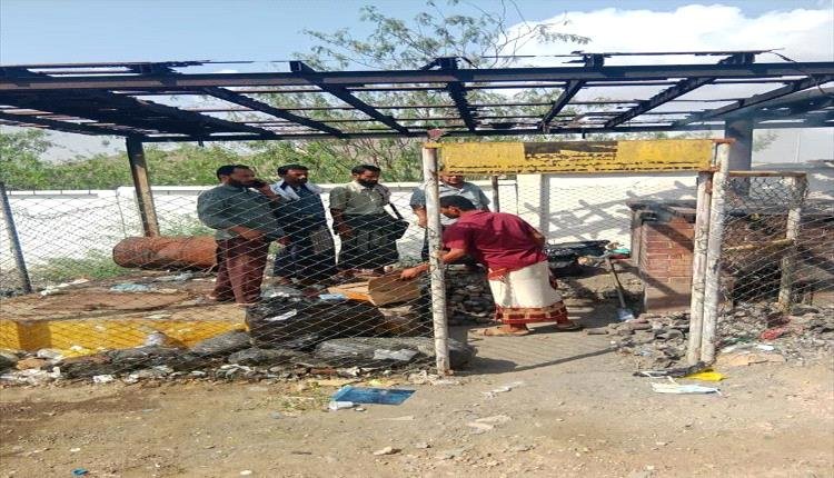 نيابة محافظة أبين تتلف كميات من الأدوية المهرّبة في لودر