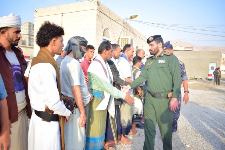 مديرية تريم تُشيِّع جثمان الشهيد رجل المرور مساعد أول/ دوار علي صالح عزيز