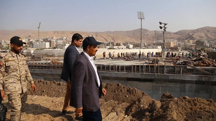 محافظ حضرموت يطلع على سير العمل في استكمال المرحلة الأخيرة لجسر المنورة