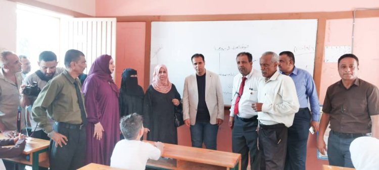 أيمان موسى تزور مدارس المعلا بعدن وتؤكد دعم الانتقالي للارتقاء بالعملية التعليمية
